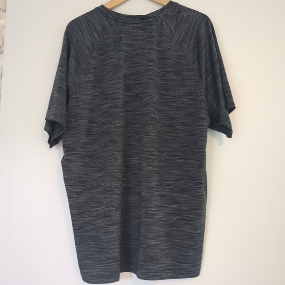 Reebok Shirt Mens 2XL Gray Short Sleeve Dri Fit Athletic Activeleisure - Picture 3 of 8